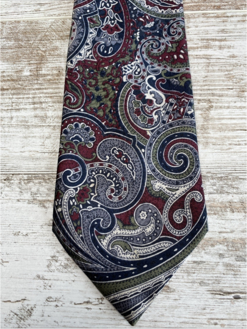 Botany 500 Paisley Tie Blue Red Green Classic Silk Feel 56" USA Components